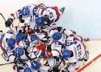 На чемпионате мира по хоккею в 2013 году Россия будет играть с финнами и американцами