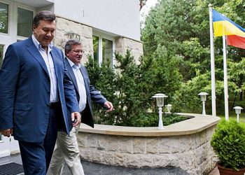 Комровский хочет поговорить с Януковичем о Тимошенко