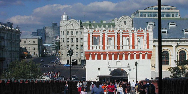 Турист из Франции умер на территории Московского Кремля