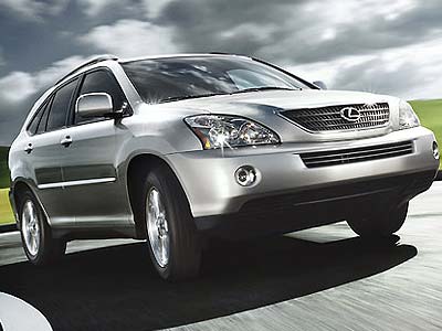 Азаров їздить на гібриді Lexus RX 400h