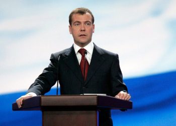 Медведев написал заявление о вступление в «Единую Россию»