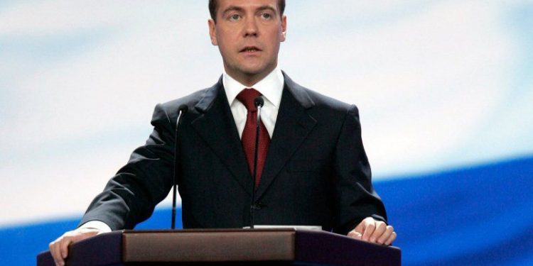 Медведев написал заявление о вступление в «Единую Россию»