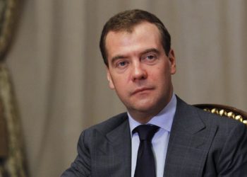 Премьер-министр РФ Дмитрий Медведев поставил перед новым правительством семь первоочередных задач.