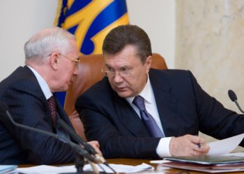 Янукович будет увольнять министров