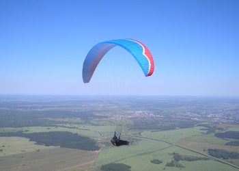 104-річна британка стала найстарішою парапланерісткою світу