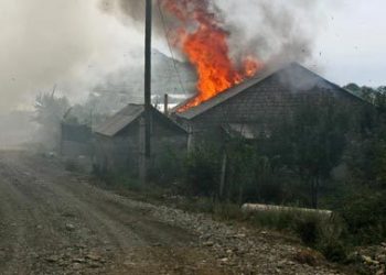 Пожар в селе в Тверской области потушен, никто не пострадал