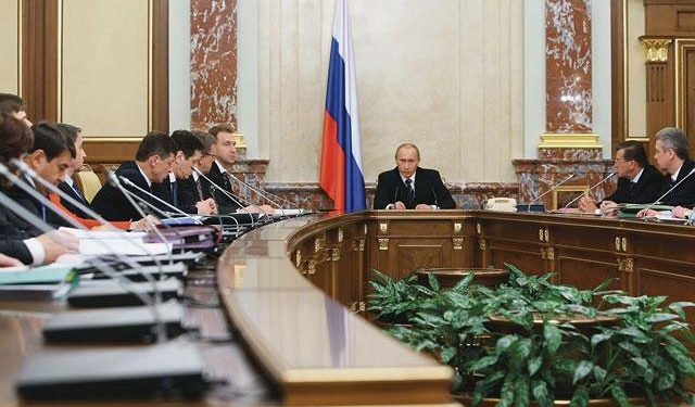 Путин поблагодарил Правительство за работу