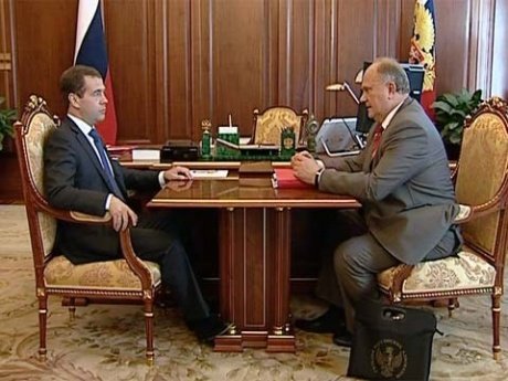 Коммунисты не поддержат кандидатуру Медведева на пост премьера