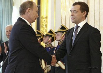 Путин отправил Медведева в США