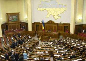 Драка в парламенте: депутату-бютовцу разбили голову