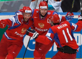 Чемпионат мира по хоккею: россияне размялись перед итальянцами