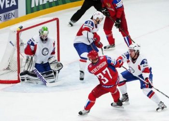 Чемпионат мира по хоккею: россиян и норвежцев рассудит немец и швейцарец