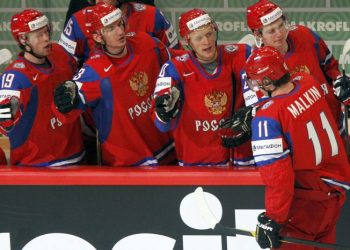 ЧМ по хоккею. Два игрока российской сборной покинули команду