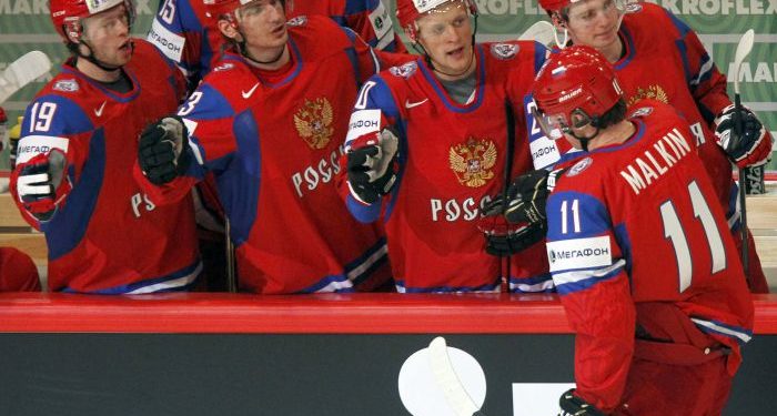 ЧМ по хоккею. Два игрока российской сборной покинули команду