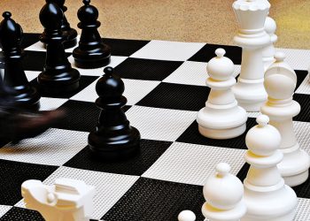 Гельфанд и Ананд сыграли вничью очередную партию