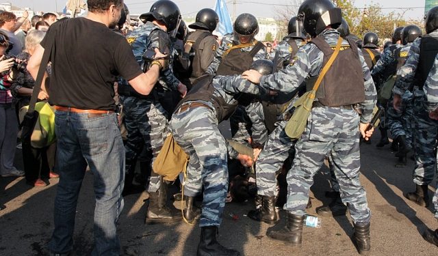 Госдума приняла в первом чтении повышение штрафов за митинги