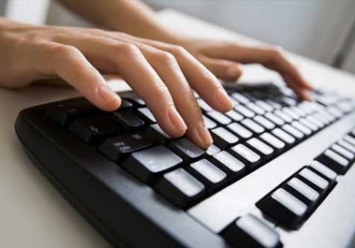 У віртуальному середовищі люди дотримуються звичайних норм спілкування