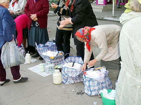 Милиция Донецка к Евро-2012 устроила облаву на бабушек
