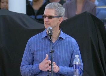 Глава Apple розкритикував