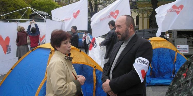 Ещё один участник голодовки в поддержку Тимошенко госпитализирован