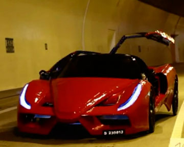 В Австралії художник зібрав Ferrari