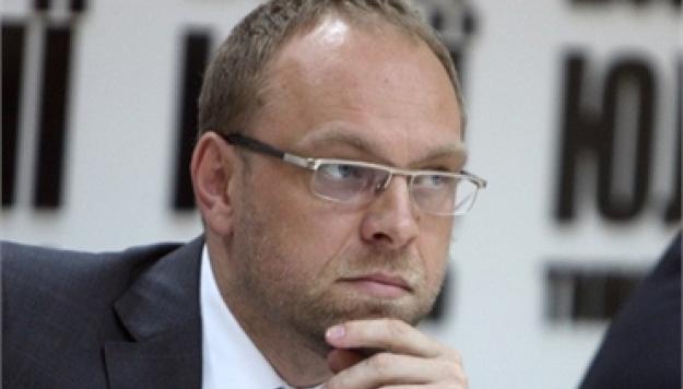 Власенко уверен, что смерть Щербаня была выгодна Виктору Януковичу