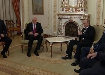 Азаров научил Путина и Медведева ценить стабильность в стране