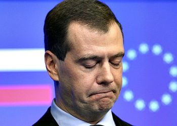 «Справедливая Россия» выгнала 4-х депутатом из-за Медведева