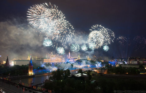 Салют на День Победы 2012 гремел пятнадцать минут