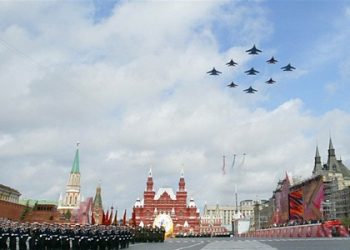 30-ти залповый салют завершит День Победы 2012