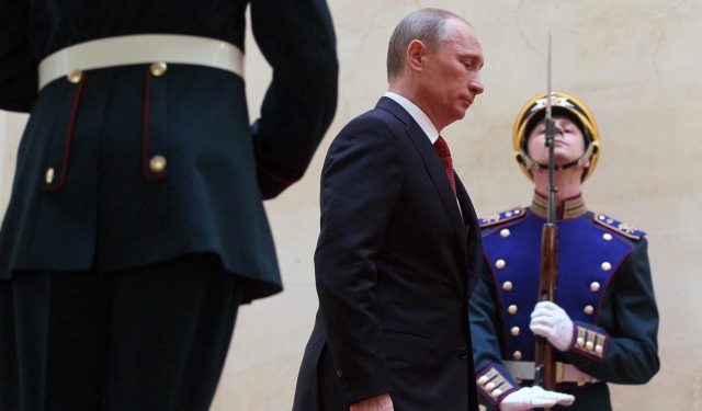 Сторонники Путина проводят митинг в Москве