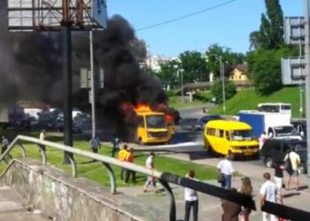 В Киеве сгорела маршрутка