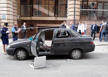 В центре Киева обстрелян автомобиль