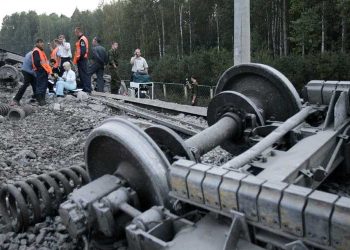 В Крыму сошли с рельс 19 вагонов