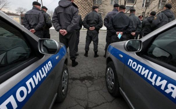 К месту «народных гуляний» сторонников оппозиции стягиваются отряды милиции