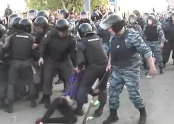 «Садиста» с Болотной среди ОМОНовцев не нашли