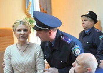 Из-за обвинений в причастности к убийству Щербаня, Тимошенко подаст в суд на Януковича