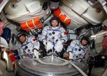 К китайскому орбитальному модулю пристыковался корабль