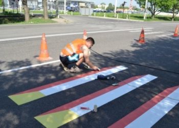 В Україні появилась перша 3D розмітка на дорозі