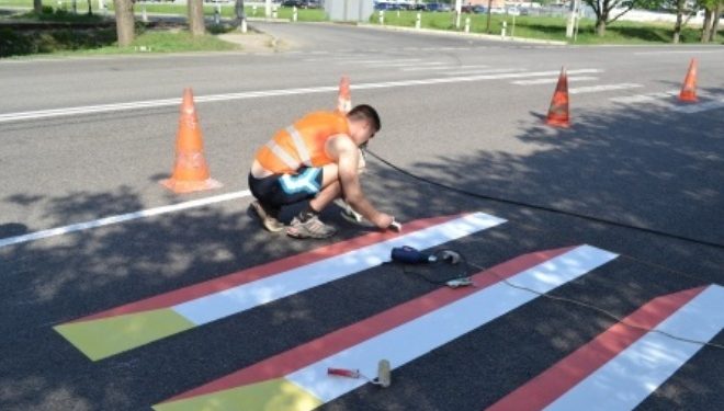 В Україні появилась перша 3D розмітка на дорозі