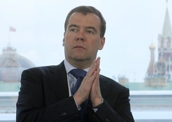Дмитрий Медведев принял приглашение на телепрограмму Владимира Познера