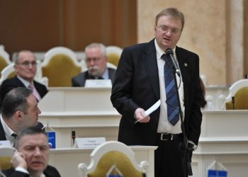 За призыв отменить гомосексуализм депутат Милонов получил «Серебряную калошу»