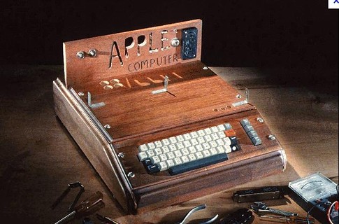 Перший персональний комп’ютер Apple-1 виставлять на аукціон