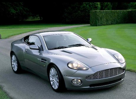 Майбутній Aston Martin Vanquish «спійманий» без маскування