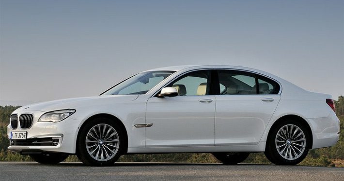 BMW злегка оновила «сімку»