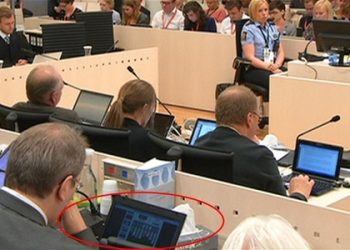 Судья по делу Брейвика для «концентрации внимания» использует игру Пасьянс