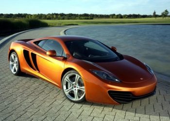 McLaren MP4 зняли в проморолику для шейхів