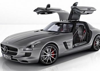 Компанія Mercedes представила трохи доопрацьований SLS AMG