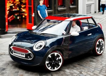 На вулицях Лондона з`явився оновлений Mini Rocketman