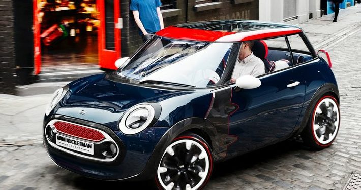 На вулицях Лондона з`явився оновлений Mini Rocketman